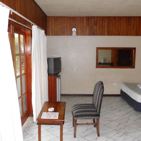 Southern Cross Hotel Сува Екстериор снимка
