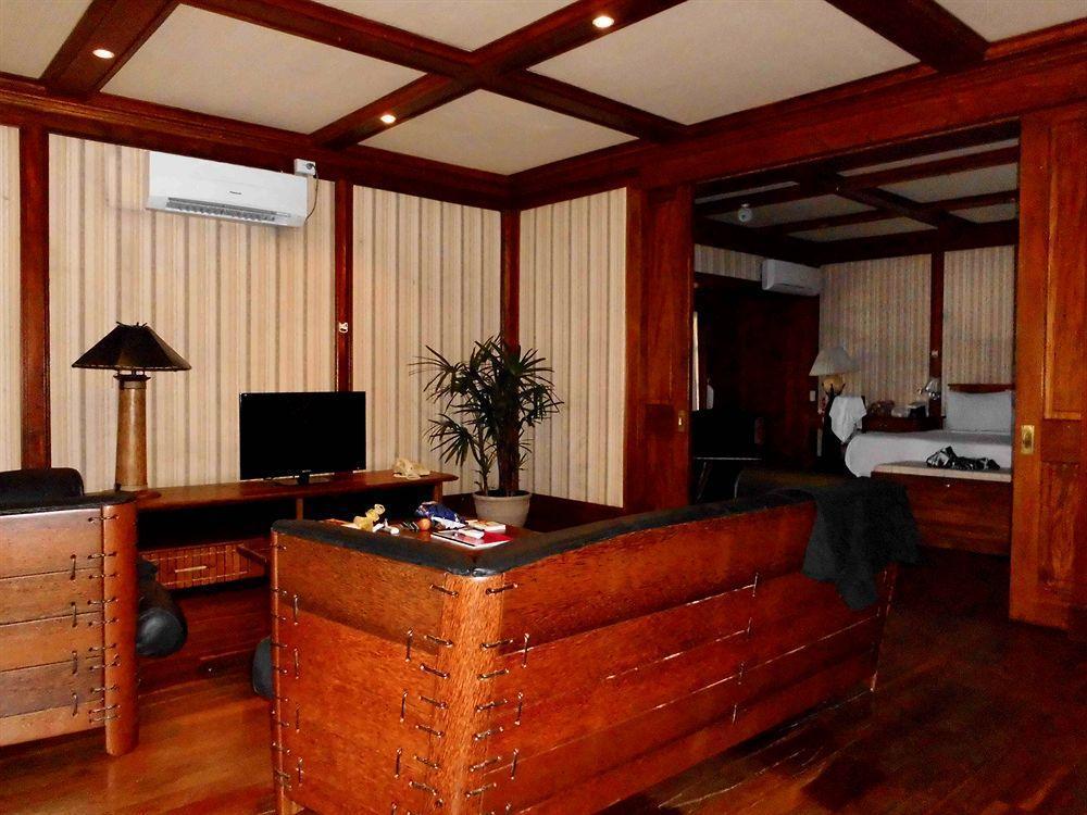 Southern Cross Hotel Сува Екстериор снимка
