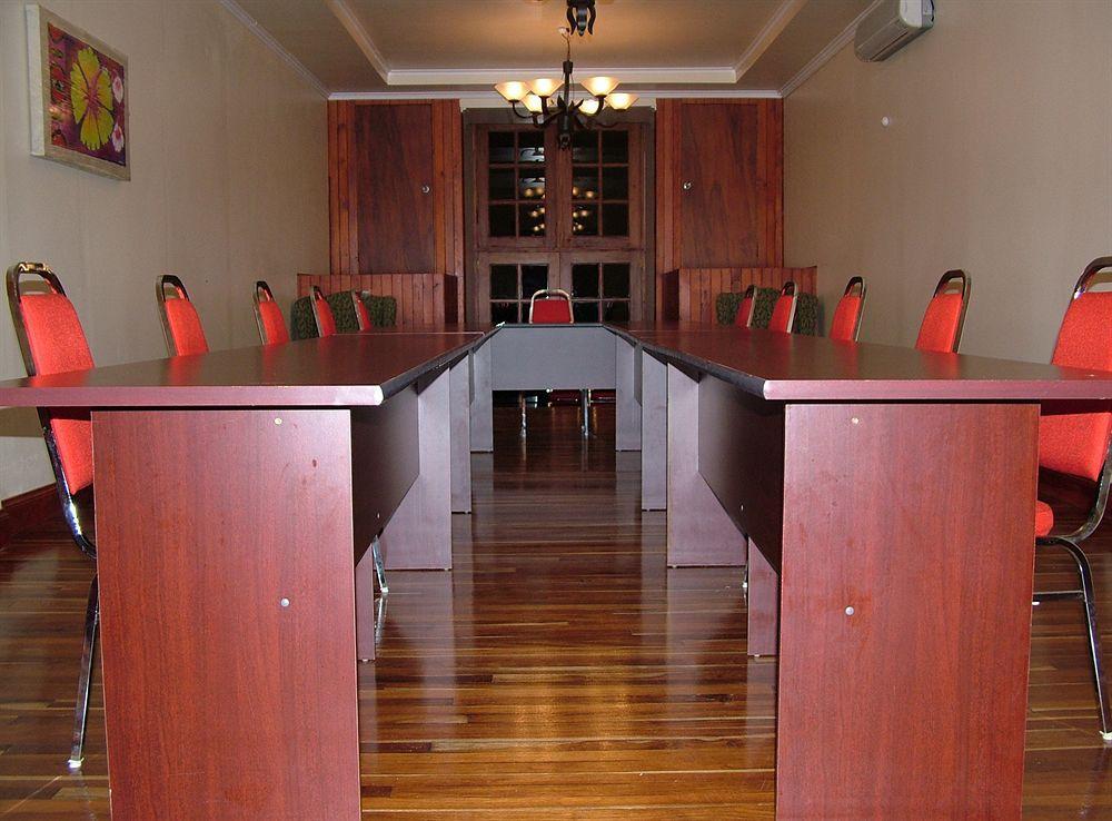 Southern Cross Hotel Сува Екстериор снимка