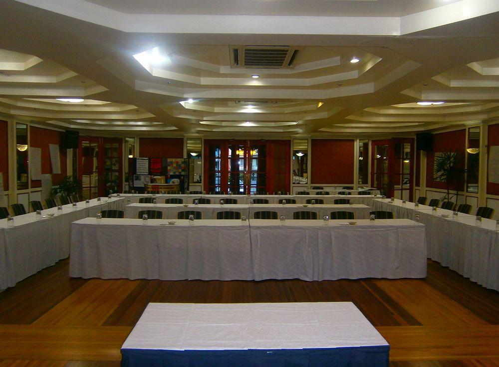 Southern Cross Hotel Сува Екстериор снимка