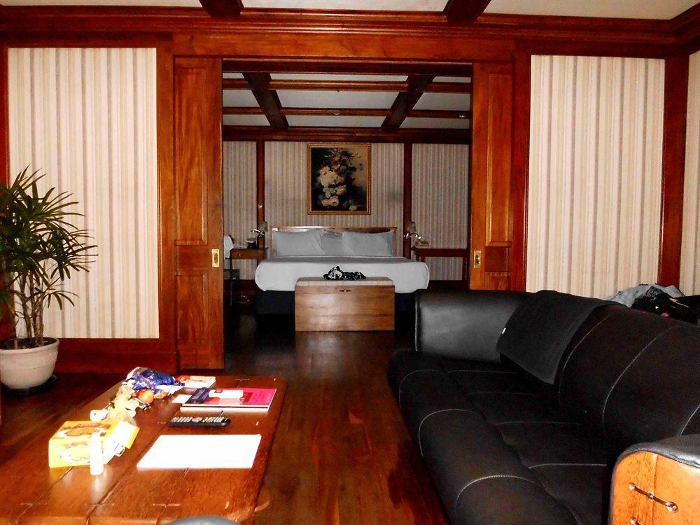 Southern Cross Hotel Сува Екстериор снимка